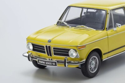 Kyosho 1:18 BMW 2002 tii Diecast model Car Gifts White/Mi/Yellow