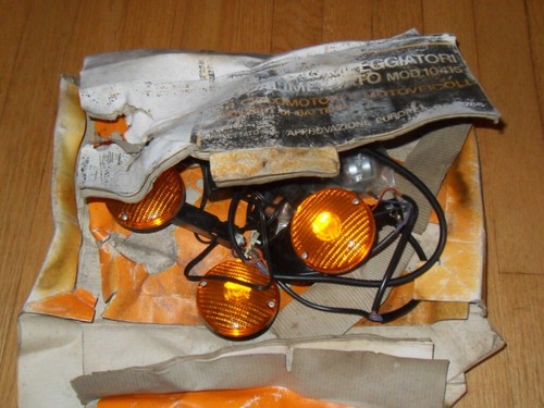 NOS Vintage Moped CEV Turn Signal Set - CEV 202 Lens and CEV 18539 Assembly - Picture 2 of 16