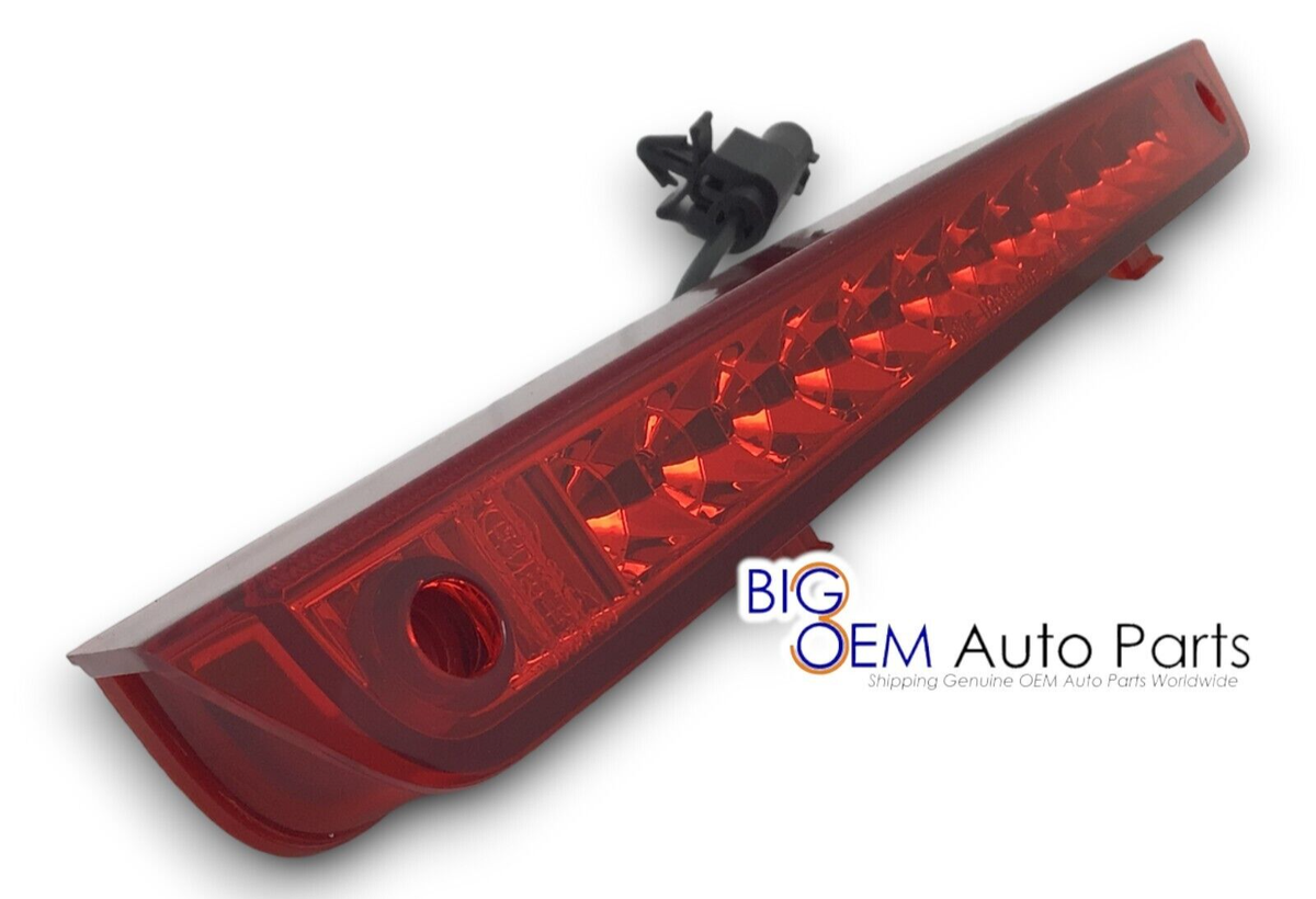 2008 - 2017 Saturn Vue Liftgate Third Brake Light Center Tail Lamp