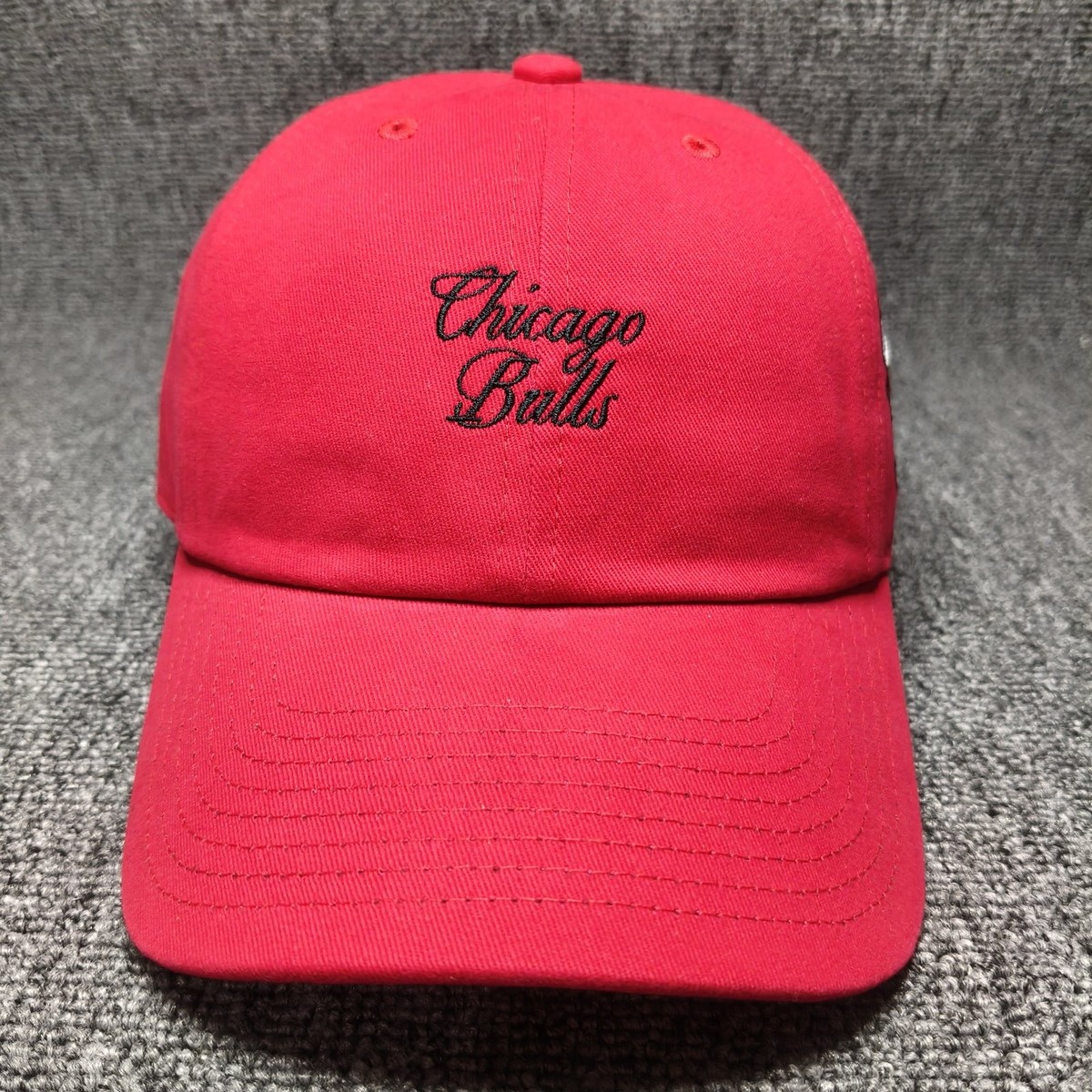 Mitchell & Ness Chicago Bulls NBA Red Strapback Curved Cap Script Logo