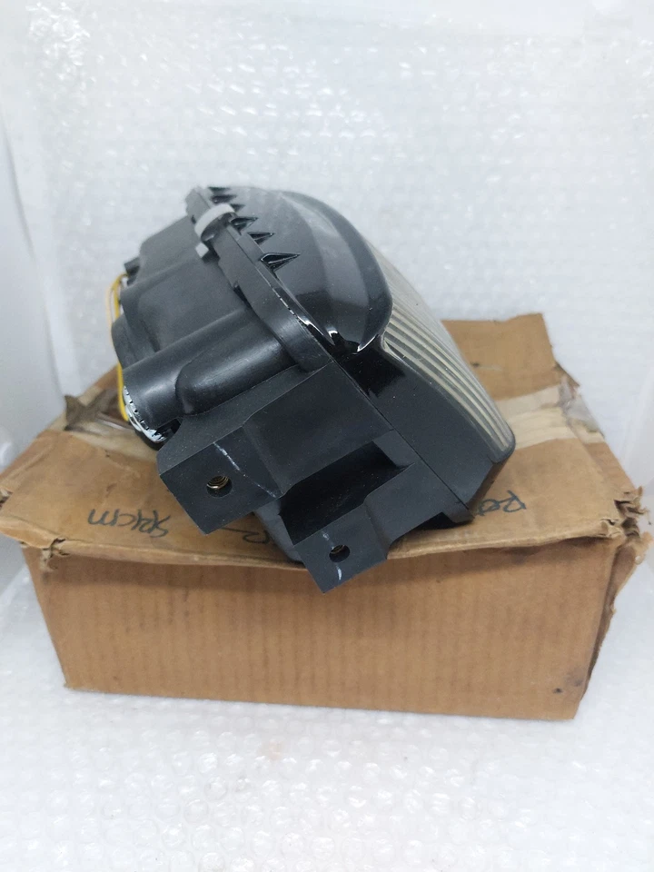 Conjunto de faros delanteros originales Suzuki RG150R RGR150 NUEVO DE STOCK Foto 3 de 4