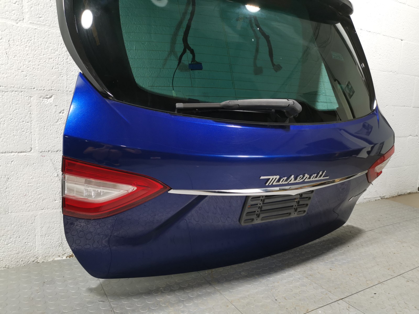 Maserati Levante 3.0L AWD Auto 2017 Rear Full Trunk Tailgate Blue Color OEM