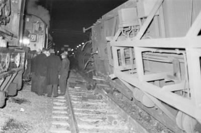 The 1967 Stechford rail crash occurred on the 28th February 1967 a- Old Photo 8