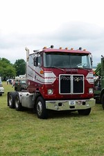 Truck Photo 12x8 - White Road Commander - CHT 562V