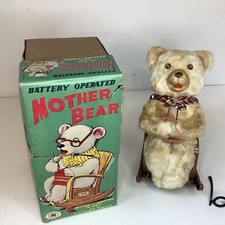 VINTAGE MASUDAYA MODERN TOYS SITTING/KNITTING MOTHER BEAR W/BOX - Doesn't Work