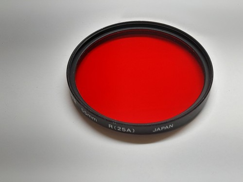 VINTAGE HIGH QUALITY HOYA R(25)A 55mm RED VERY CLEAN FILTER IN ITS CASE - Picture 2 of 5