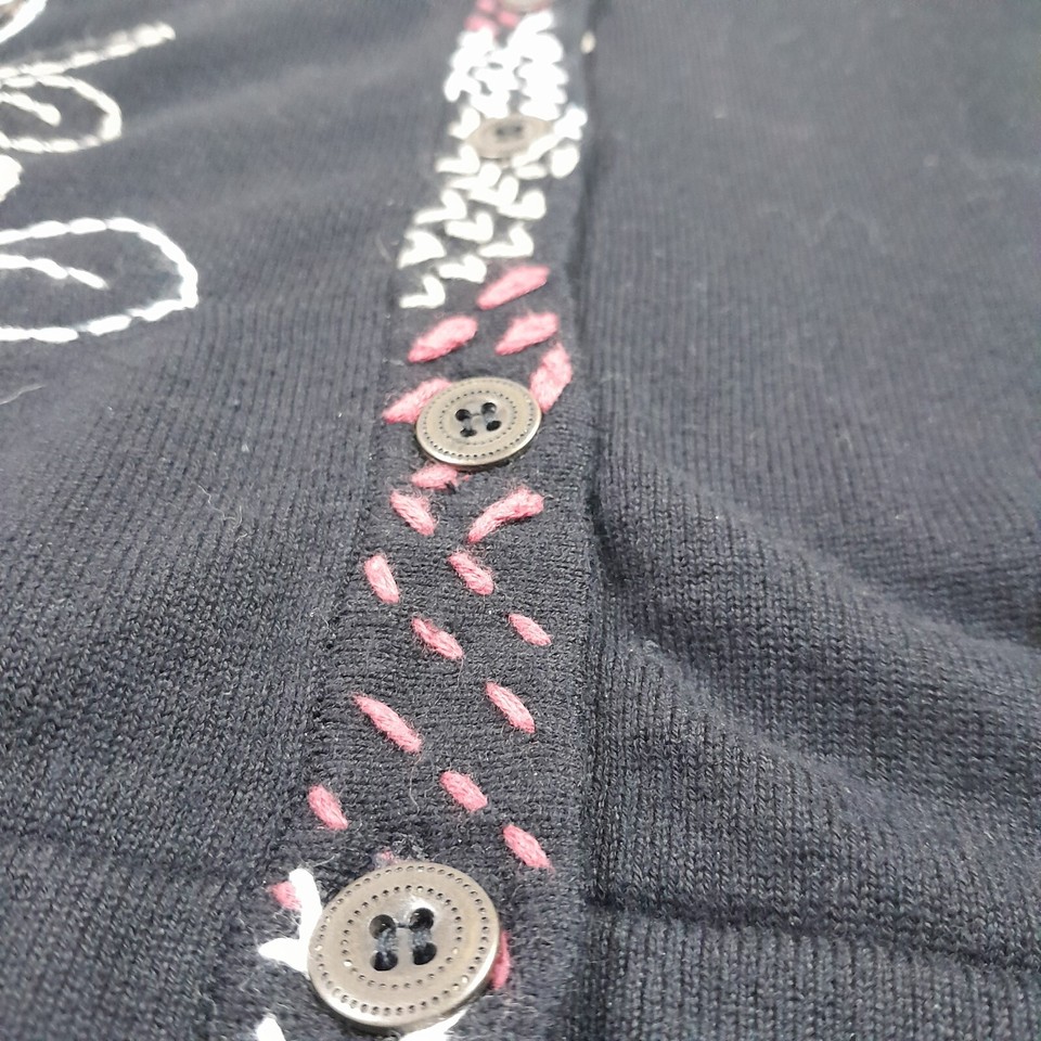 Alfred Dunner Shirt Womens Small black beaded Embroidered flowers cowl