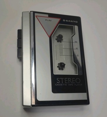SANYO MGP10 Stereo Portable Cassette Tape Player Headphone Jack Silver/Black