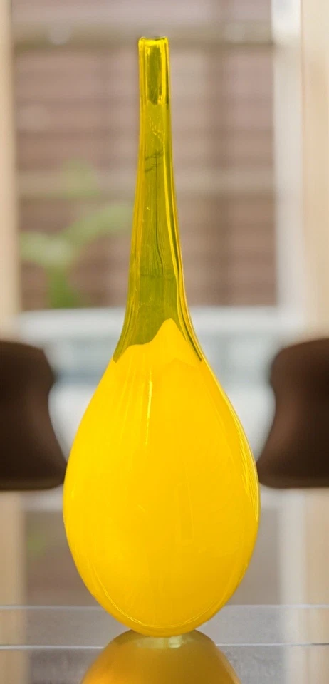 Jarrón grande de vidrio con rayo de luna de diseño cian de 20" amarillo 4058 se vende por $135 Foto 2 de 4