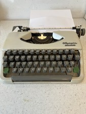 Olympia Splendid 33 Portable Typewriter Vintage, Working Please Read