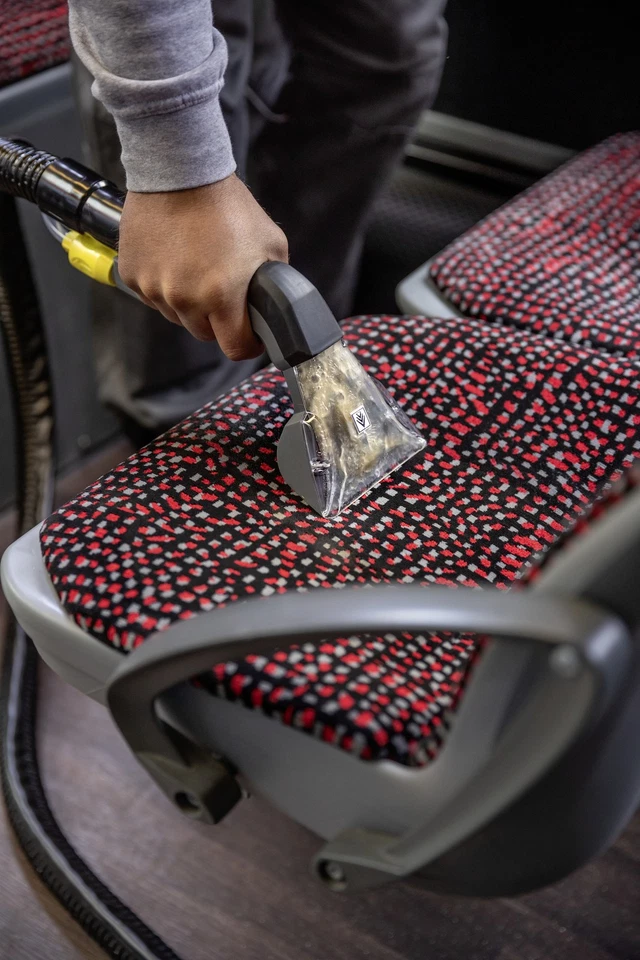 Kärcher Sprühextraktionsgerät Puzzi 8/1, 1.380 W, Flächenleistung 18 m2/h, 8 l - Bild 3 von 4