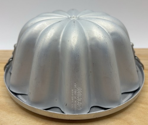 Vintage Mirro Aluminum Jello Mold 6.75" x 3" Tall Scalloped Fluted USA w/ Plate