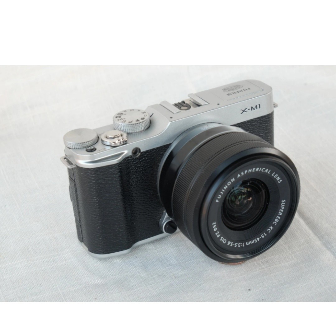 Fujifilm X Series X-M1 16.3MP Digital Camera - Silver (Body Only