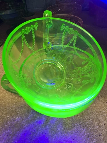 Federal Depression Uranium Glass Teacups Georgian Lovebirds  Vintage One Pair