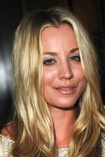 Zdjęcie KALEY CUOCO alias Penny z formatu Big Bang Theory 10x15cm połysk #186