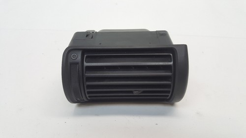 Audi A4 B5 - Luftdusche Luftdüse Vorne rechts - 8D1820902 (69)