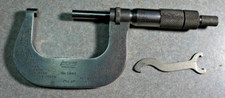 Vintage LUFKIN OUTSIDE MICROMETER MODEL No. 1642 1" - 2". Made In USA