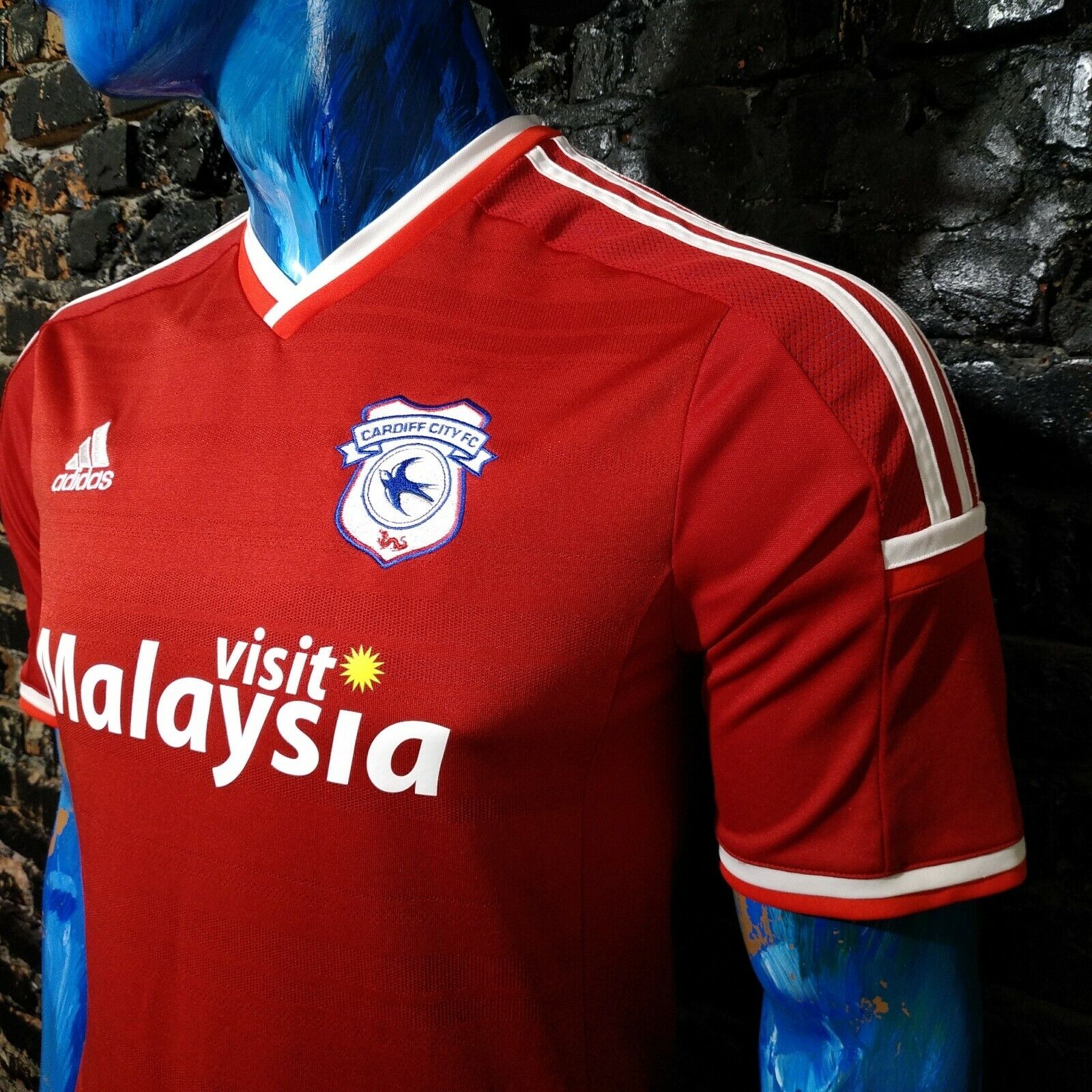 Revitalising The Cardiff City Football Club Shop x Adidas - Design4Retail‎