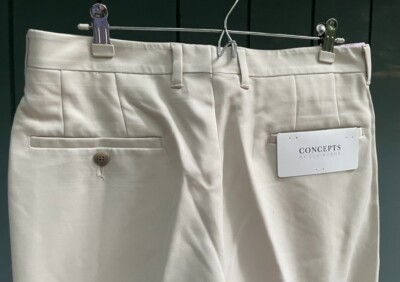 Pantalone motivi a pois con piega davanti, comodo e di un tessuto