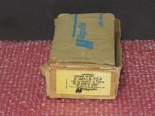 NEW UNIVERSAL MAGNETEK 447-LR-TC-P TRIGGER START BALLAST 120 volts 60 Hertz