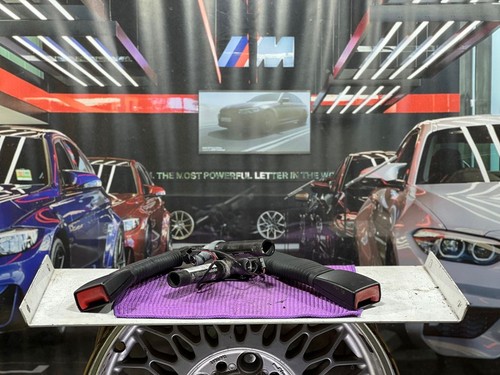 BMW 7 F01 F02 F03 F04 2012 Gurtschloss vorne 9115306 DYM5998