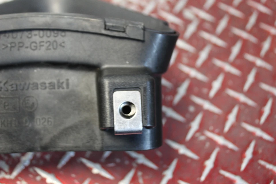 Kawasaki Ninja ZX14R ZX 14R 2016 OEM RAM CENTRAL aire con parrilla FC1 Foto 4 de 4