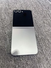 OPEN BOX- Samsung Galaxy Z Flip 6 5G F741U 256GB Unlocked Silver OPEN BOX Phone