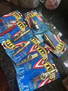 Kazoos 8 Metal 1 Plastic