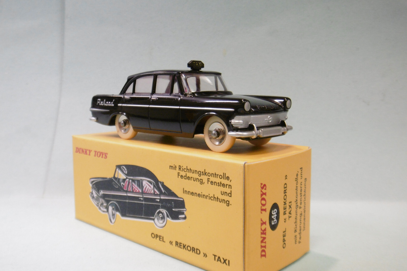 Dinky Toys 546 Opel Rekord Taxi noir voiture miniature de collection vintage Atlas 1/43
