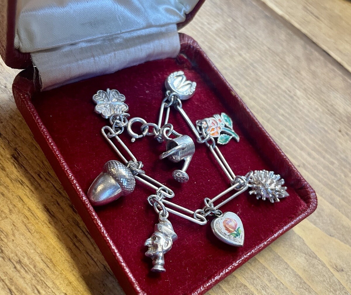 1920s Beautiful Sterling Silver Antique Charm Bracelet With 8 Original