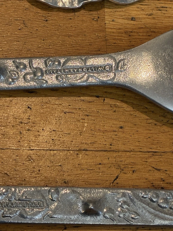 Cuenco para servir Wilton Armetale Fall Harvest con pinzas para ensaladas de marca separada servidor Foto 4 de 4