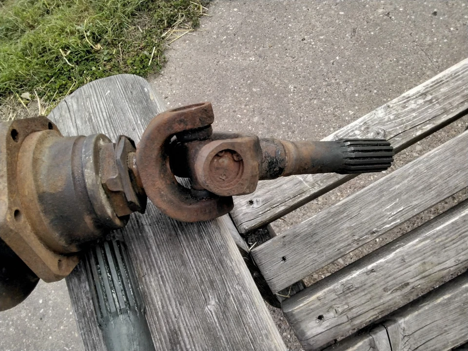 Пара задних ступиц в сборе Triumph Tr4a Tr5 Tr250 и Tr6 IRS. Оригинал - Изображение 3 из 4