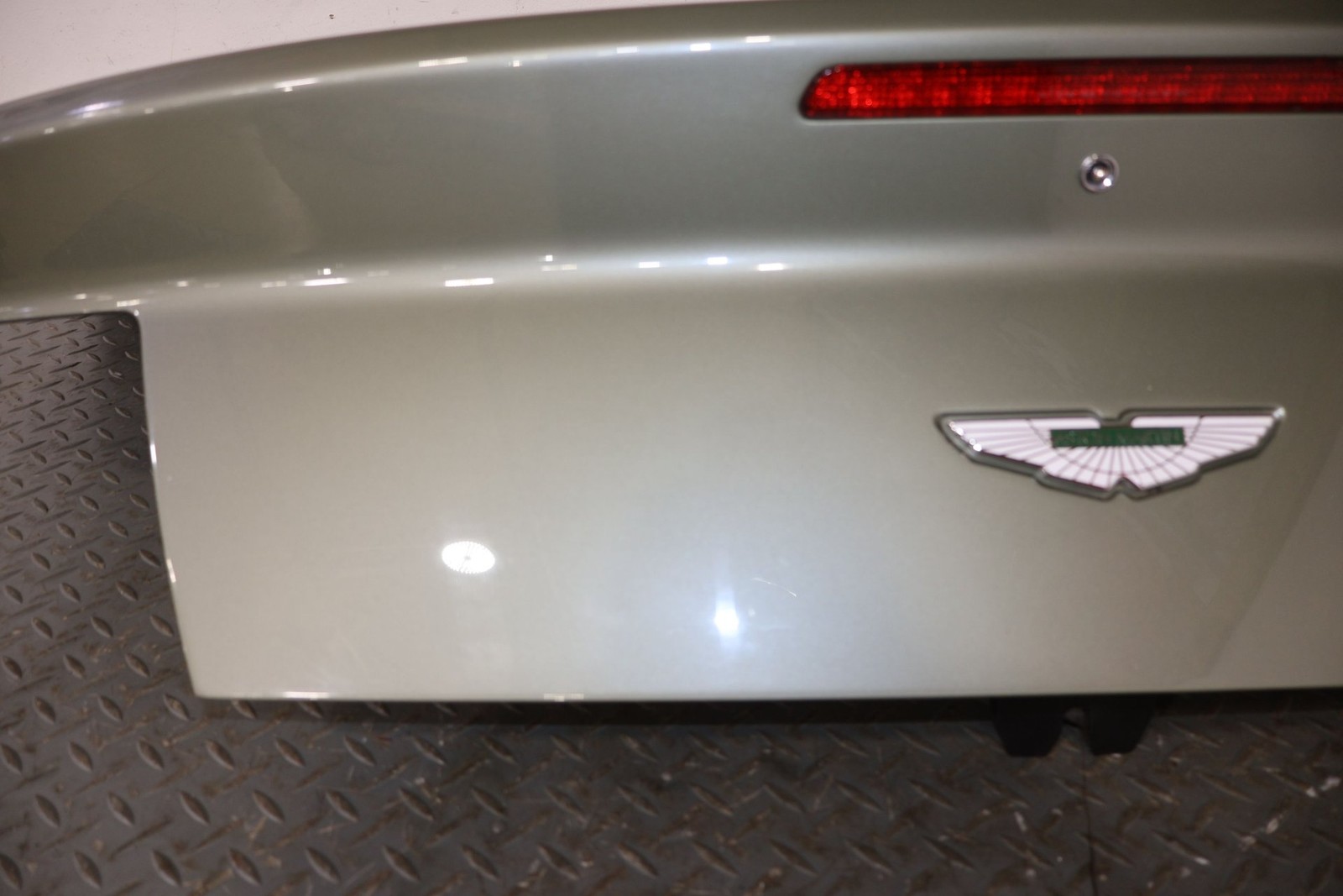 Aston Martin V8 Vantage 2009 Condenser compartment lids Set