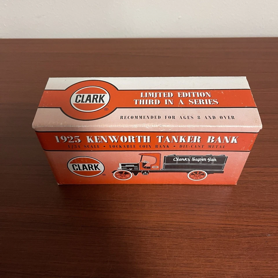 1925 Kenworth Tanker Clark Lockable Metal Vehicle Coin Bank 1:25 Diecast B457 - Image 2 of 4