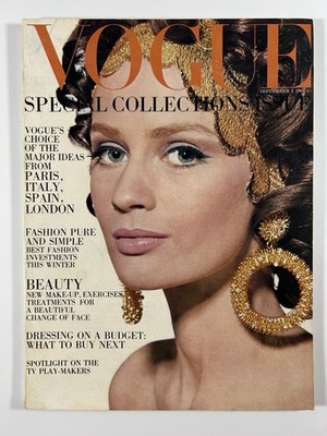 VOGUE UK Magazine Celia Hammond 1st September 1967 Vintage Twiggy Fashion