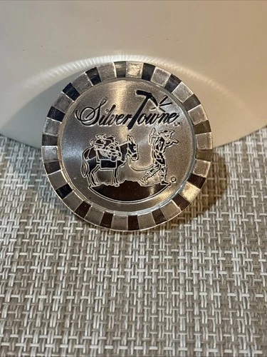 Silver Towne 1 oz.  .999 SILVER POKER CHIP STACKER SILVERTOWNE BULLION