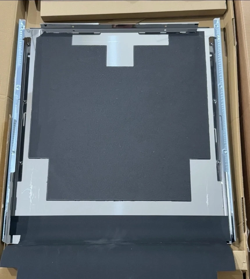 00687879 Bosch Dishwasher DOOR-OUTER - Image 3 of 4