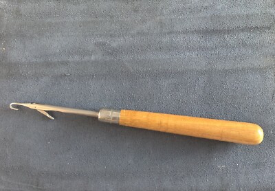 Vintage Teppichherstellung Haken Werkzeug Schmal Holzgriff.