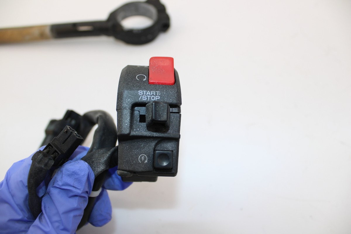 06-07 ZX10R FRONT TOP UPPER TRIPLE TREE CLAMP RIGHT LEFT