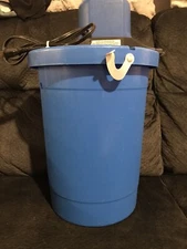 Vintage Ice Cream Maker 4 Quart Richmond Cedar Model #71 Freezer Electric. Blue