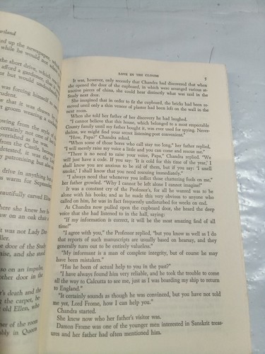 Love in The Clouds & Imperial Splendour 1979 Hardcover by Barbara Cartland - Picture 11 of 12