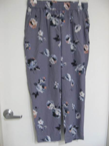 REGATTA GREY FLORAL STRAIGHT LEG COTTON PANTS WITH POCKETS SIZE 14