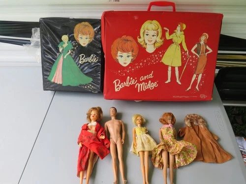 huge lot of 1960s barbie DOLLS CLOTHES ACCESORIES KEN SKIPPER MIDGE CASES LOOK