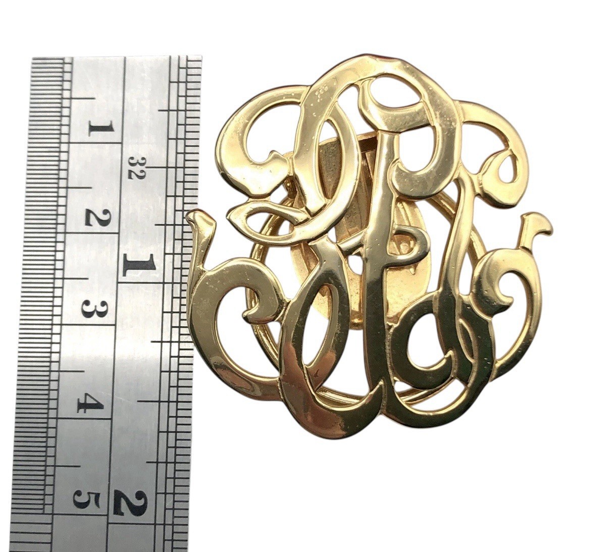 Vtg Monogram Scarf Clip Scroll Letters Shiny Gold Tone Revival Grannycore 1.5”