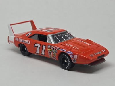ホビーラジコン IssA Nascar Legend Bobby Isaac 1970 Dodge Daytona Limited Edition 1/64