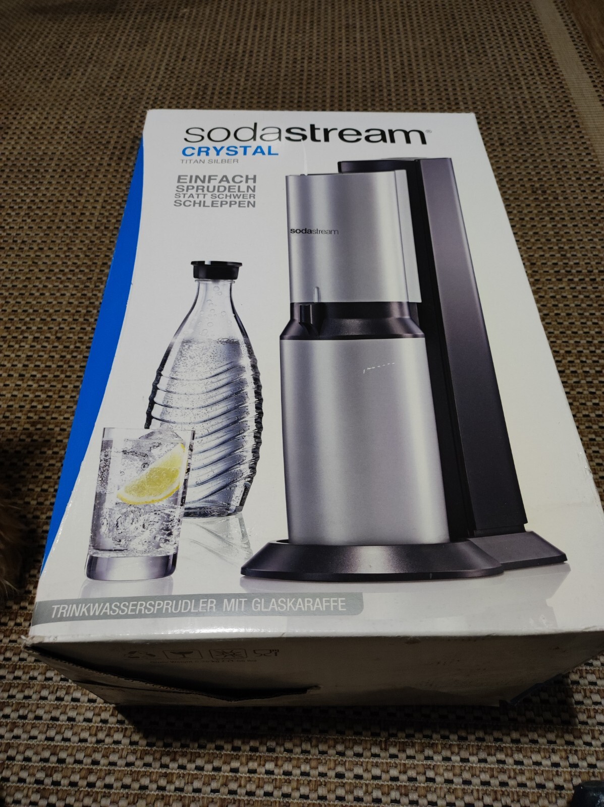 Sodastream 1216513490 Crystal 2.0 + 3 Glaskaraffen Wassersprudler Titan SodaStream Crystal 2.0 Titan Wassersprudler inkl. CO2-Zylinder + 1