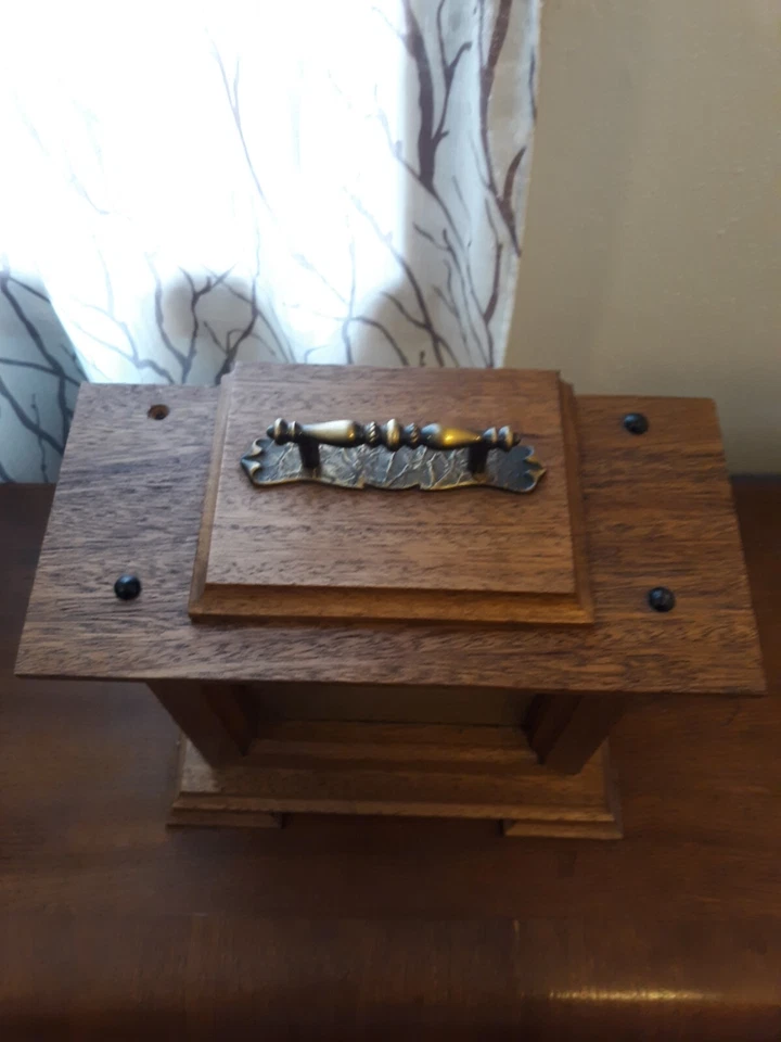 Beautiful Handmade Solid Oak Mantel Clock.  New Movement. Made 1986 see pics - Image 2 of 4