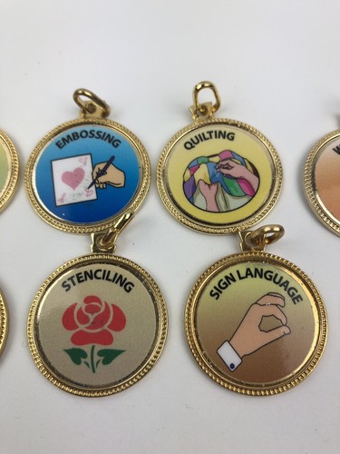 Lot Of 10 Award Medals 1 In Quilting Sewing Weaving Sign Language Decoupage Plus - Picture 3 of 8