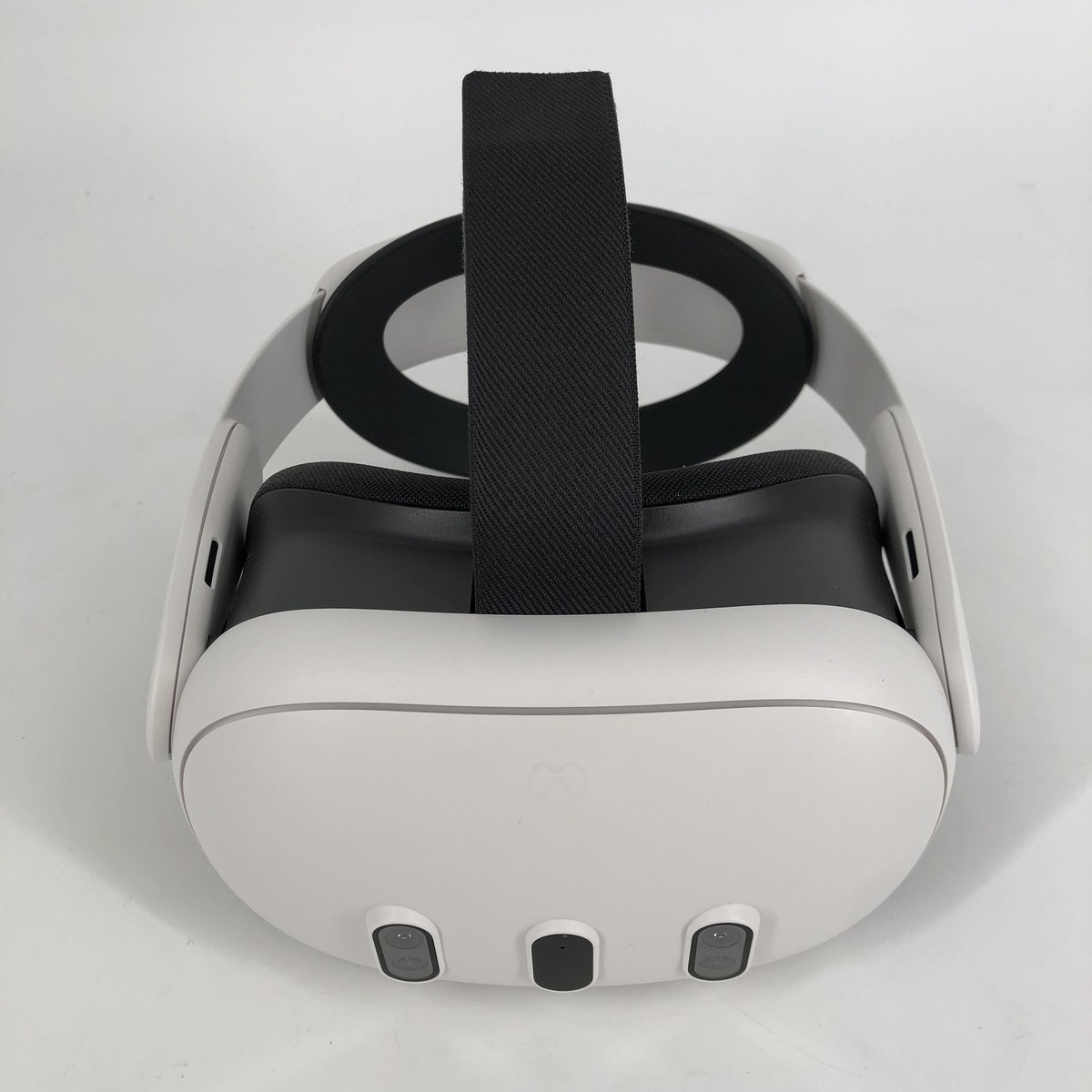 Meta Quest 3 VR Headset 128GB Excellent Cond. w/ Charger