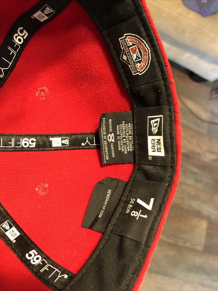 Louisville Bats Hat Cap Mens Black Red 7 1/8 New Era 59Fifty Fitted